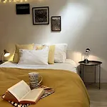 Grand Triplex Calme Avec Cour Privee