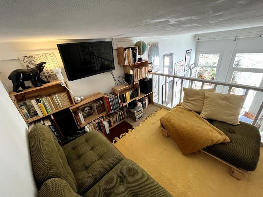 Appartement Grand Triplex Calme Avec Cour Privee *