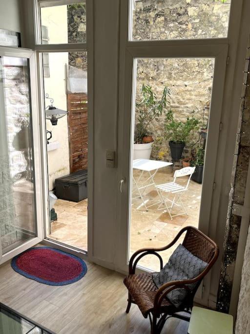 Appartement Grand Triplex Calme Avec Cour Privee Parijs