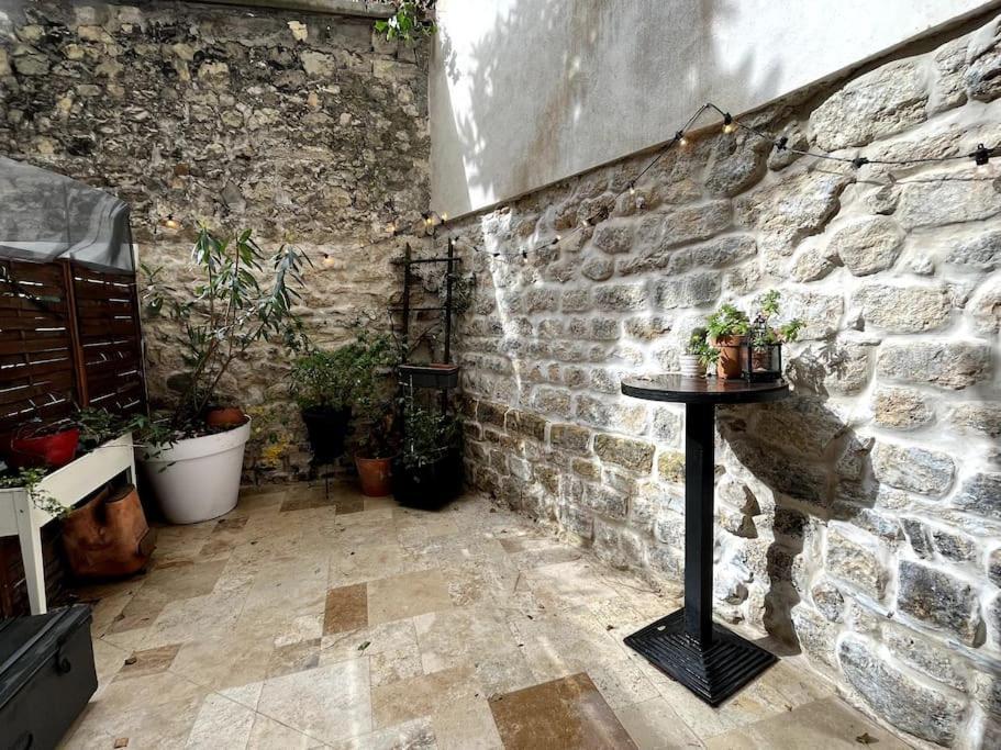 Grand Triplex Calme Avec Cour Privee Appartement